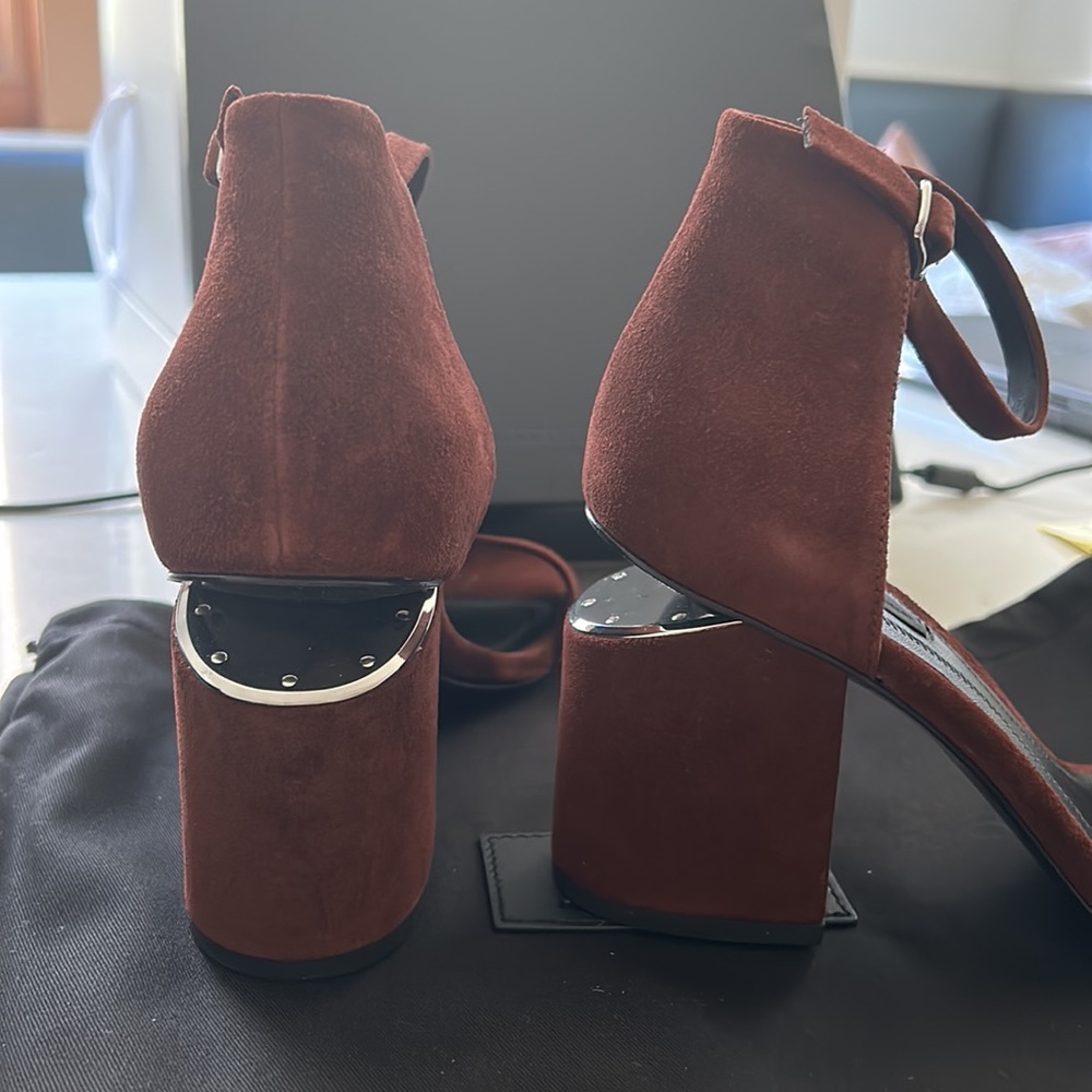 BRAND NEW Alexander Wang Abby sandal (suede) - Picture 4 of 6